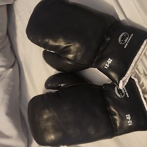 Defender Gloves 12oz